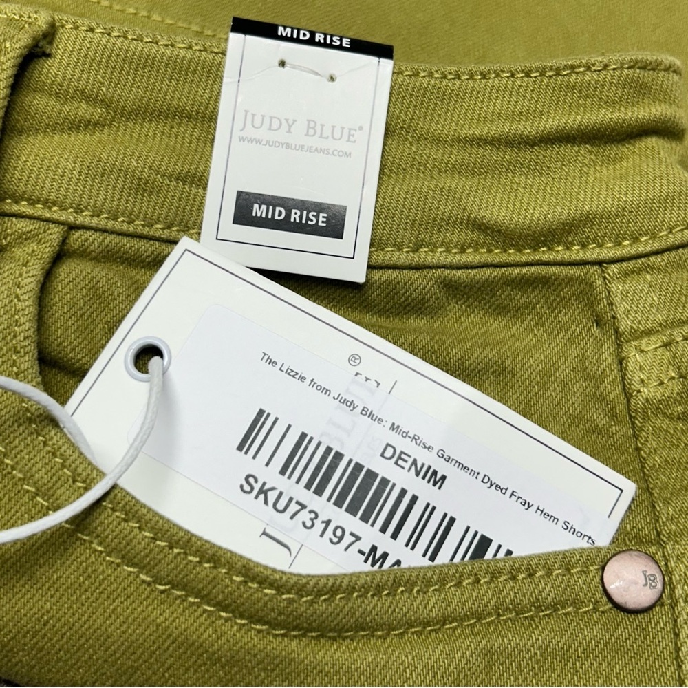 Judy Blue Matcha Green Fray Hem Mid Rise Shorts Size Large NWT - Picture 4 of 10